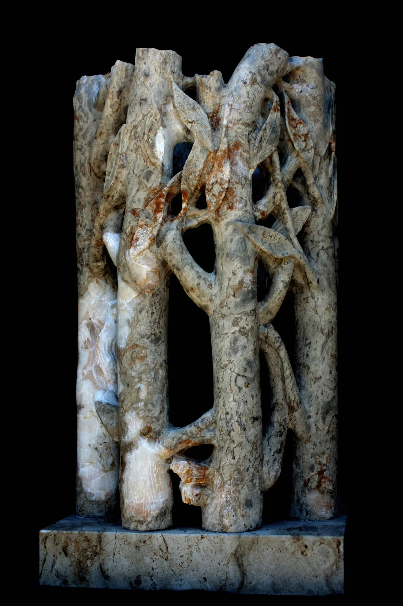 A Dança das árvores, Vítor Ribeiro, 2019, Santo António breccia