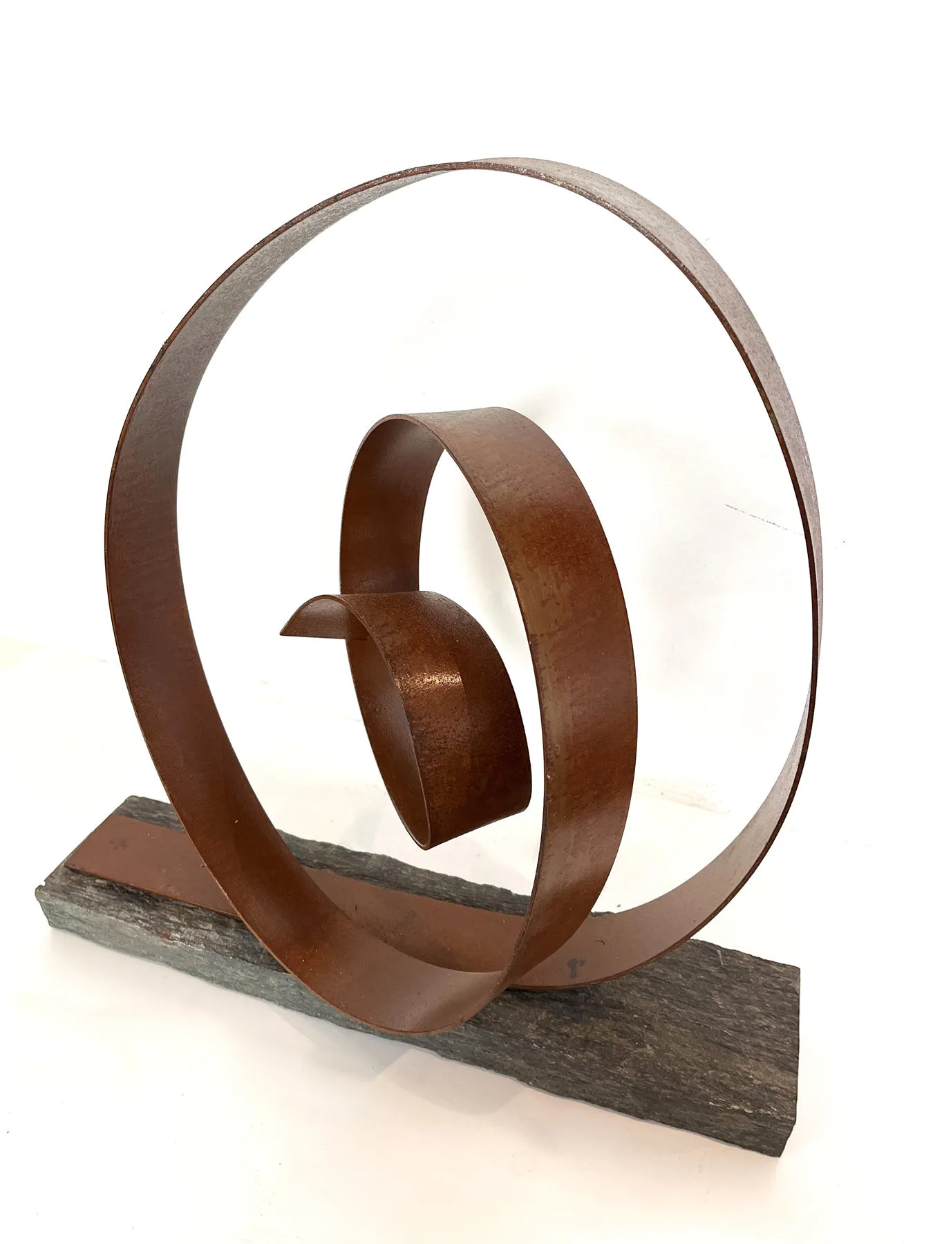 Espiral, Ariel Elizondo, 2024, Corten steel and slate