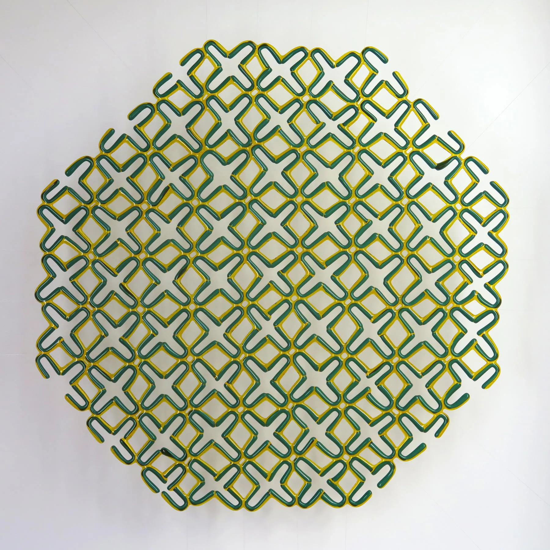 Rosácea XIII, Manuela Castro Martins, 2017, Cast glass, wood and nylon thread