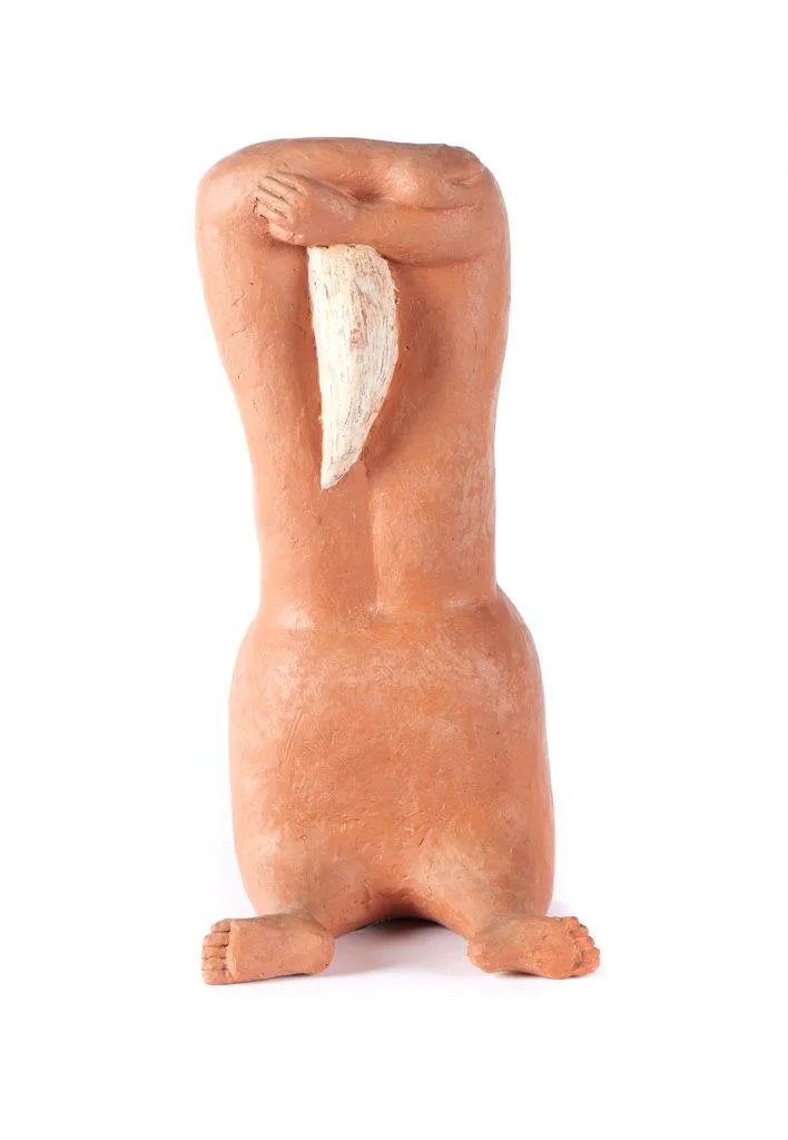 Menina de Joelhos, Jorge Vieira, Terracotta sculpture with engobes