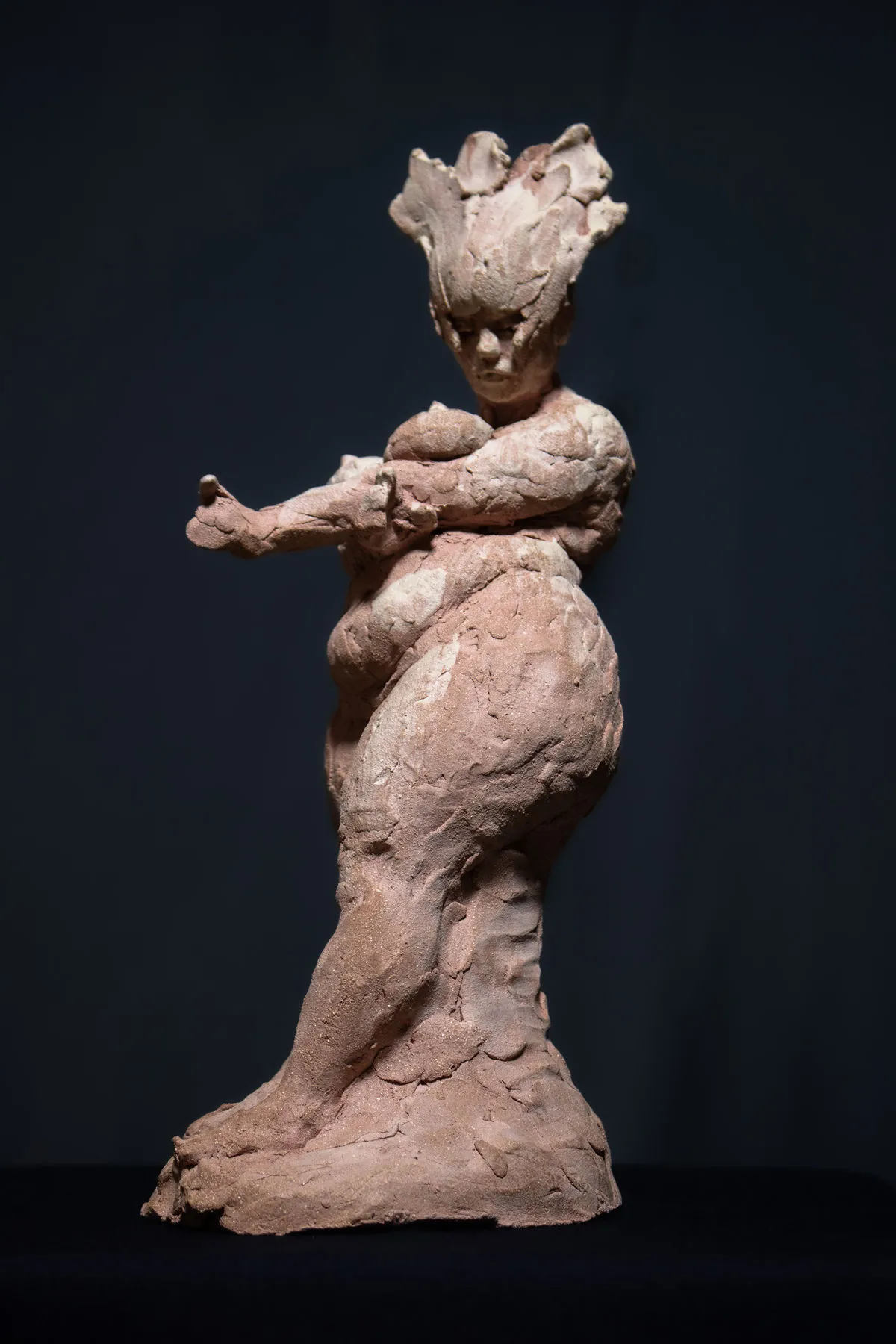 Às Deusas de Barro #3, Daniel Gamelas, 2025, Ceramic with engobe
