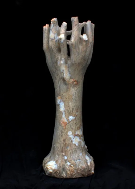 Árvore memória de árvore, Vítor Ribeiro, 2015, Santo António breccia