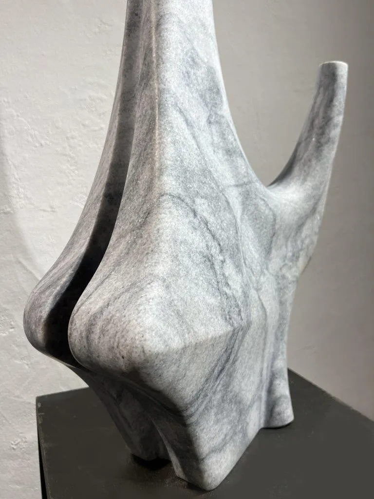 Lé, Tom Jablin, 2023, Saint-Béat marble sculpture