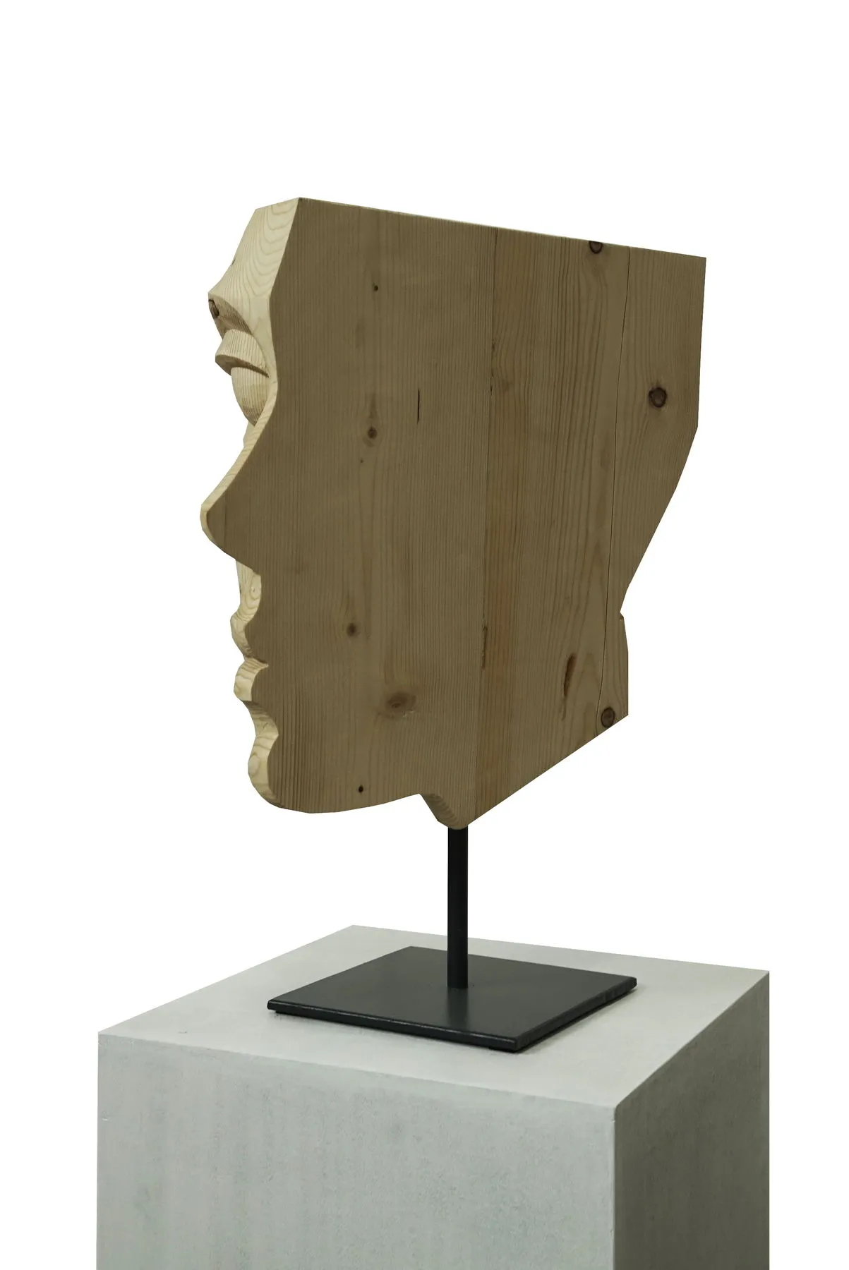 Face de Mulher, Nogueira Lopes, 2018, Pine wood
