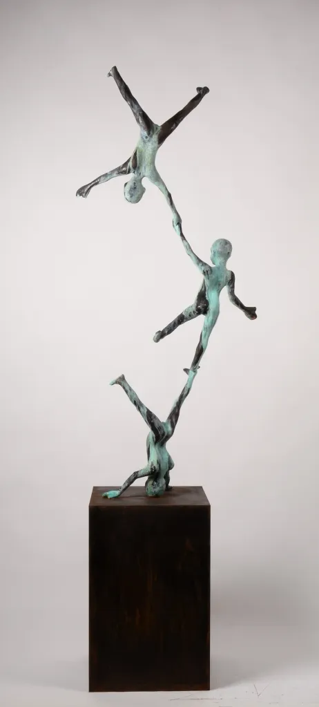 Trois, Jesús Curiá, 2024, Bronze and steel