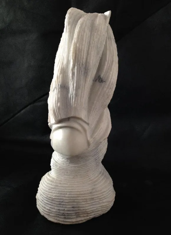 Mulher, Shintaro Nakaoka, 2010, White marble