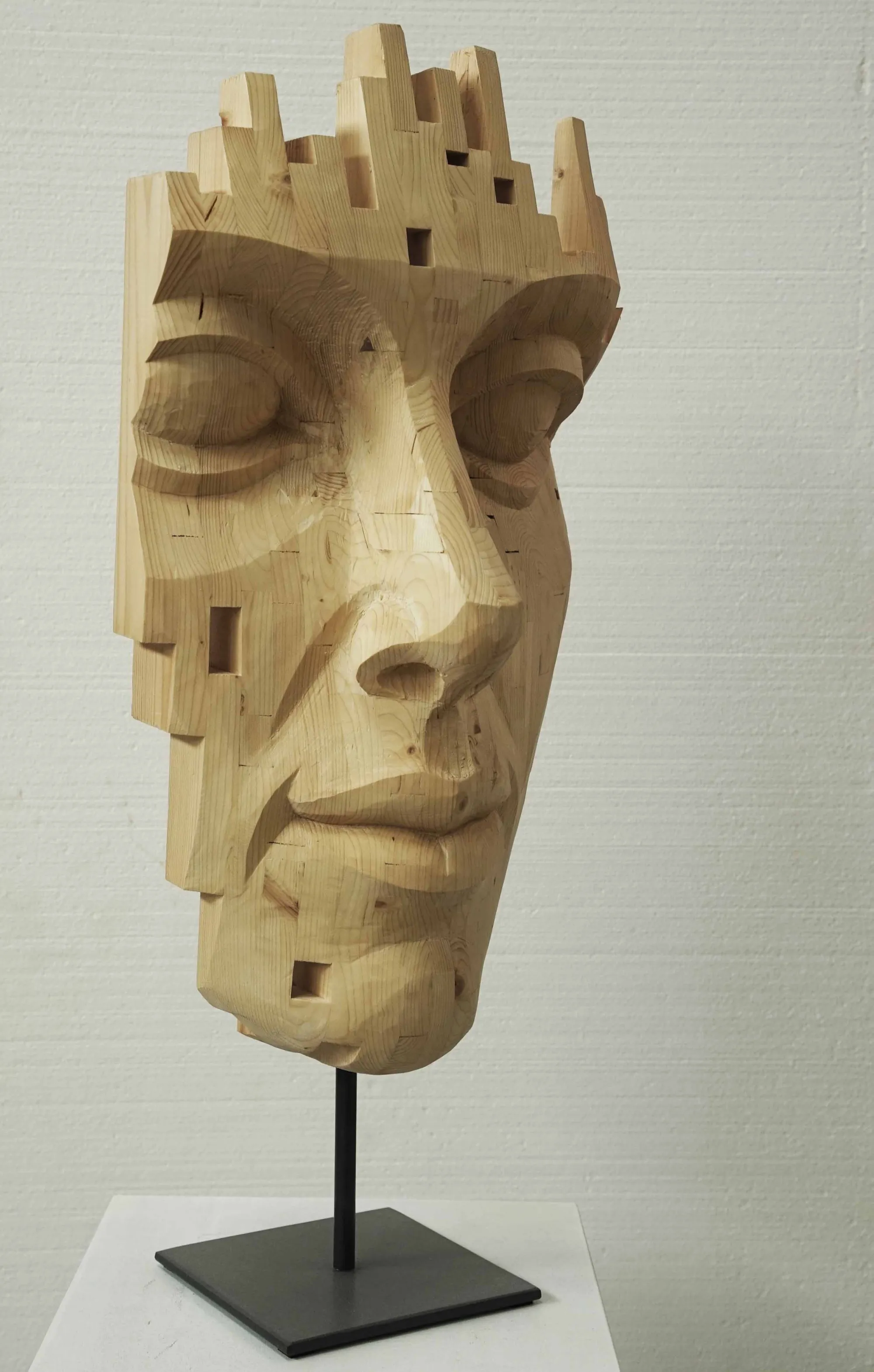 Figurante XVI, Nogueira Lopes, 2017, Pine wood