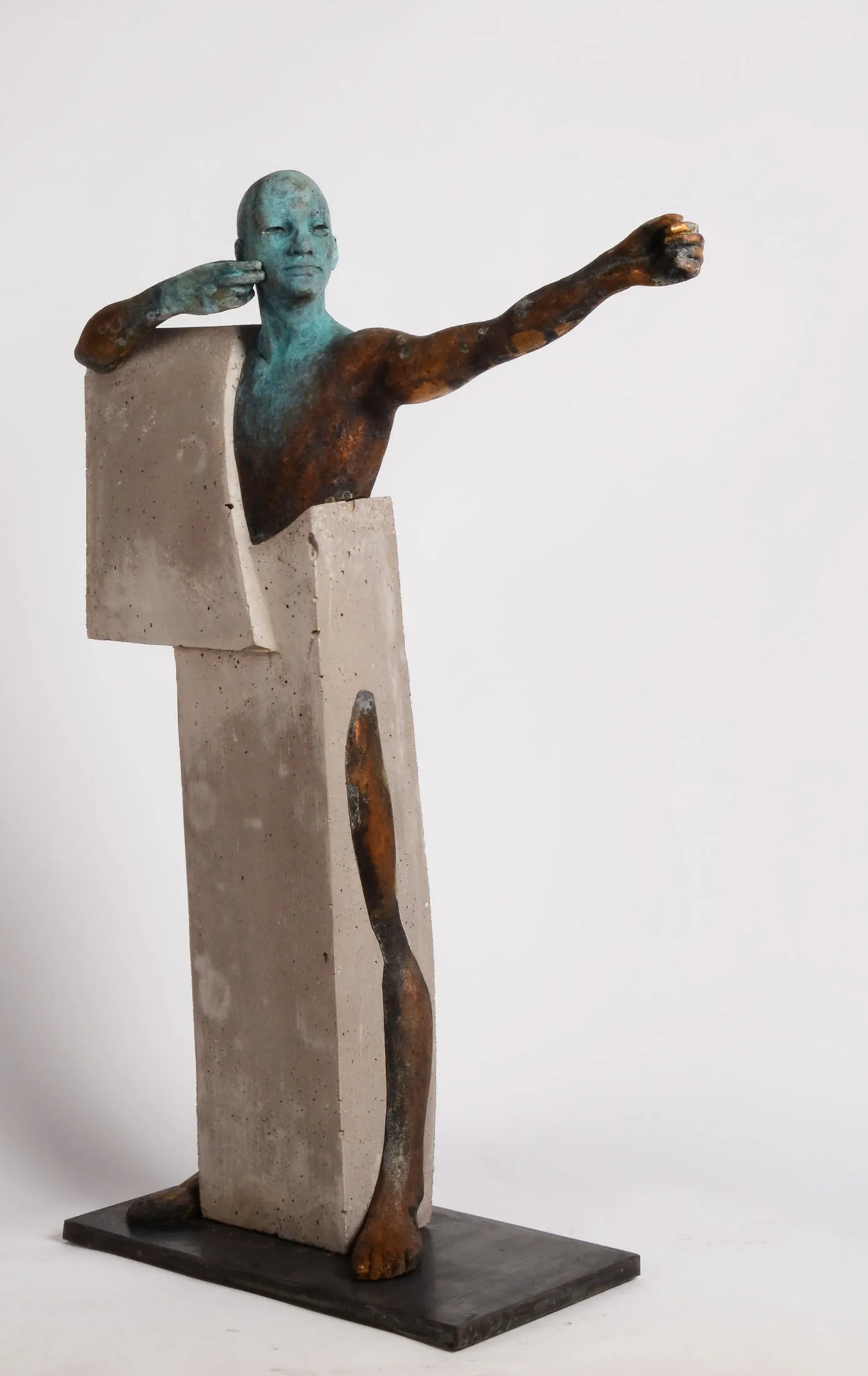 Arc II, Jesús Curiá, 2024, Bronze and cement