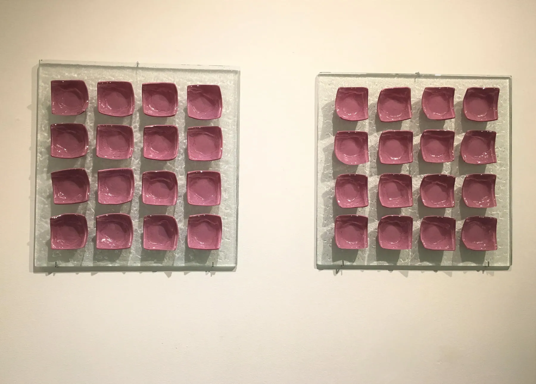 Carta Cor-de-rosa, Manuela Castro Martins, 2012, Glass