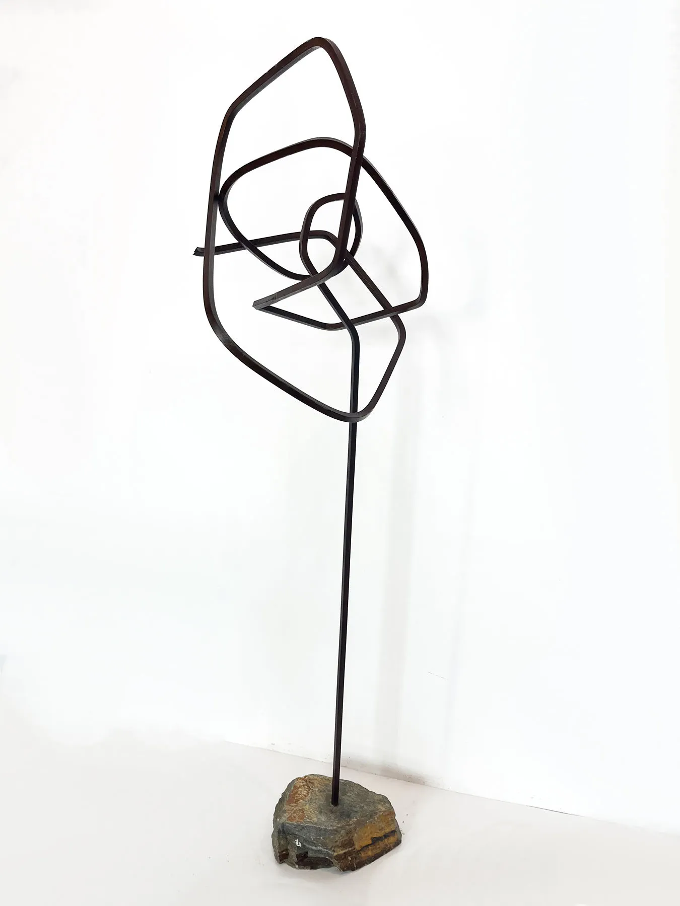 Árbol de la vida, Ariel Elizondo, 2025, Corten steel and quartzite