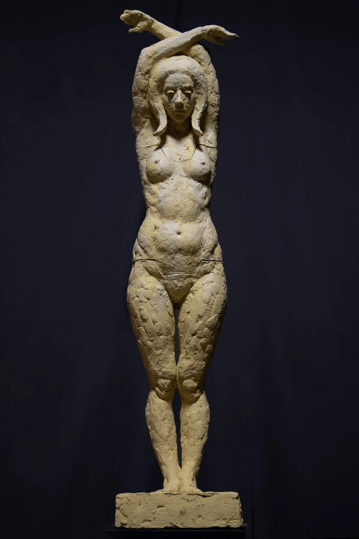 Chamadora de Espíritos #4, Daniel Gamelas, 2025, Ceramic with engobe