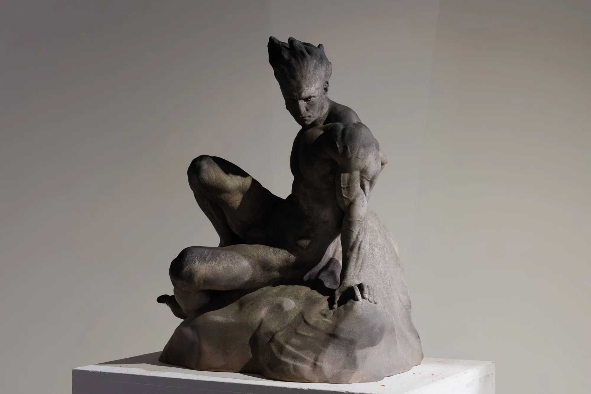 Reve-tintinolho, Daniel Gamelas, 2023, Painted resin