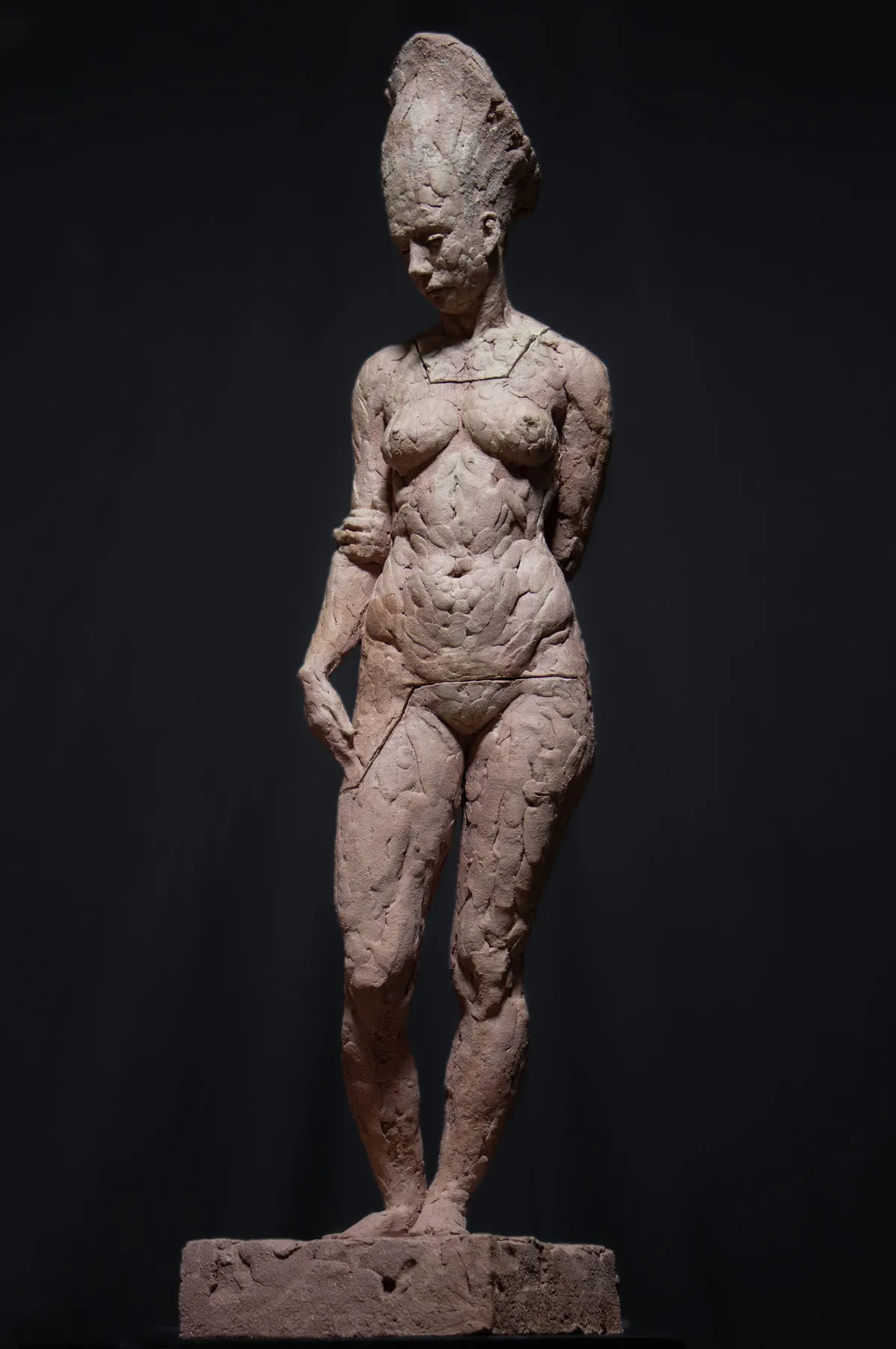 Chamadora de Espíritos #5, Daniel Gamelas, 2025, Ceramic with engobe