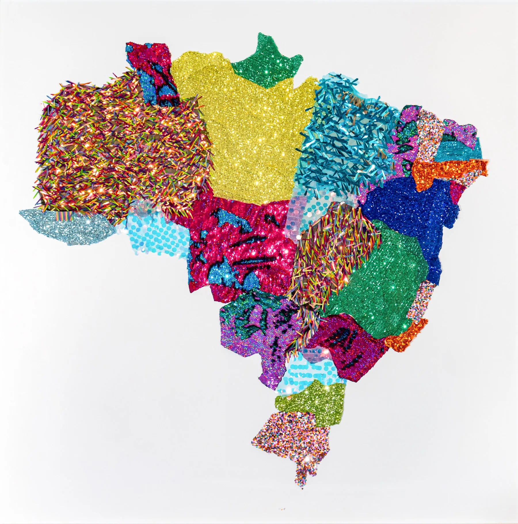 Mapeando em lantejoulas, Maísa Champalimaud, 2026, Mixed media and collage on paper in a pine box frame