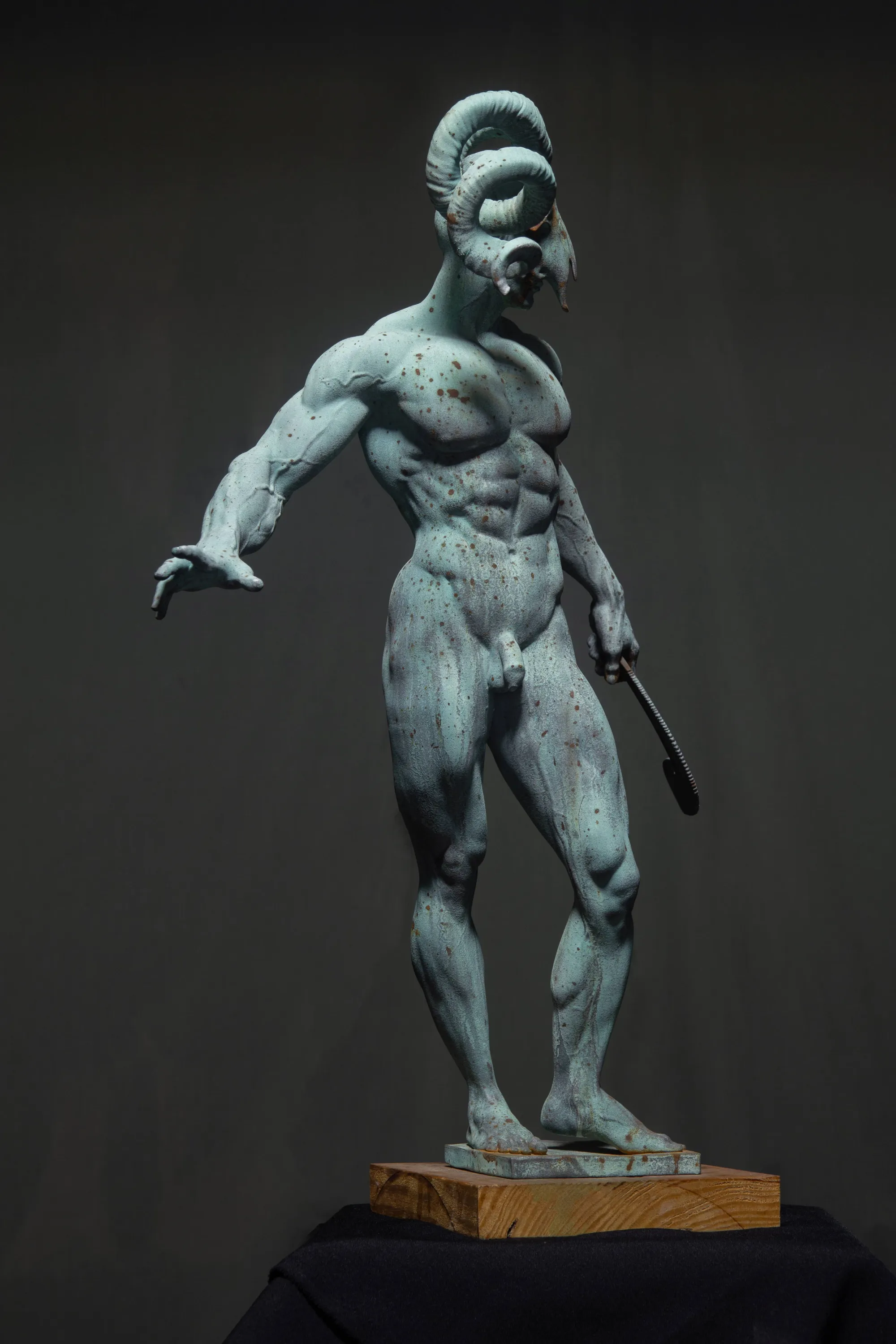 Comandante de Rebanhos do Neolítico, Daniel Gamelas, 2021, Painted resin