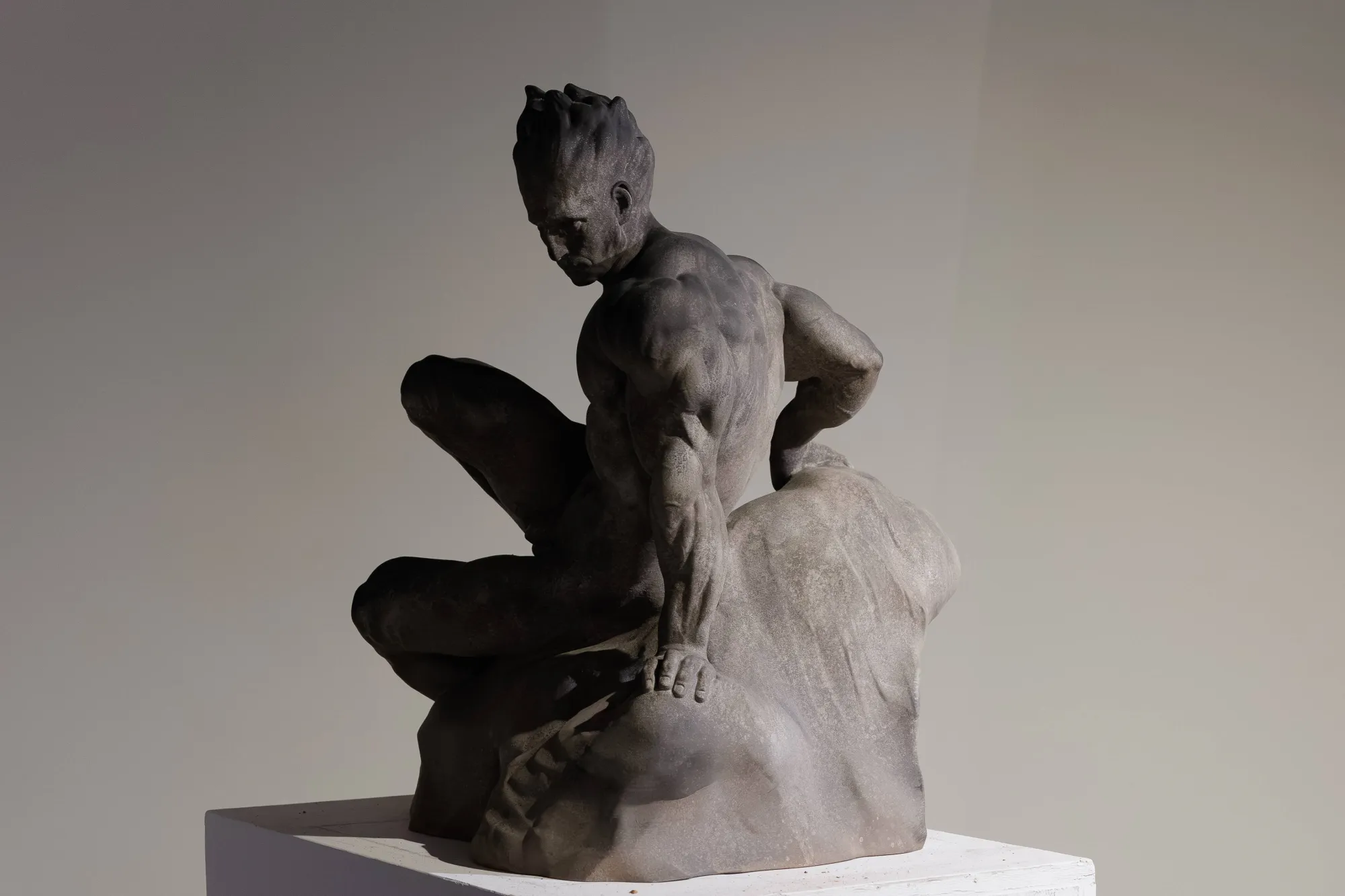 Reve-tintinolho, Daniel Gamelas, 2023, Painted resin
