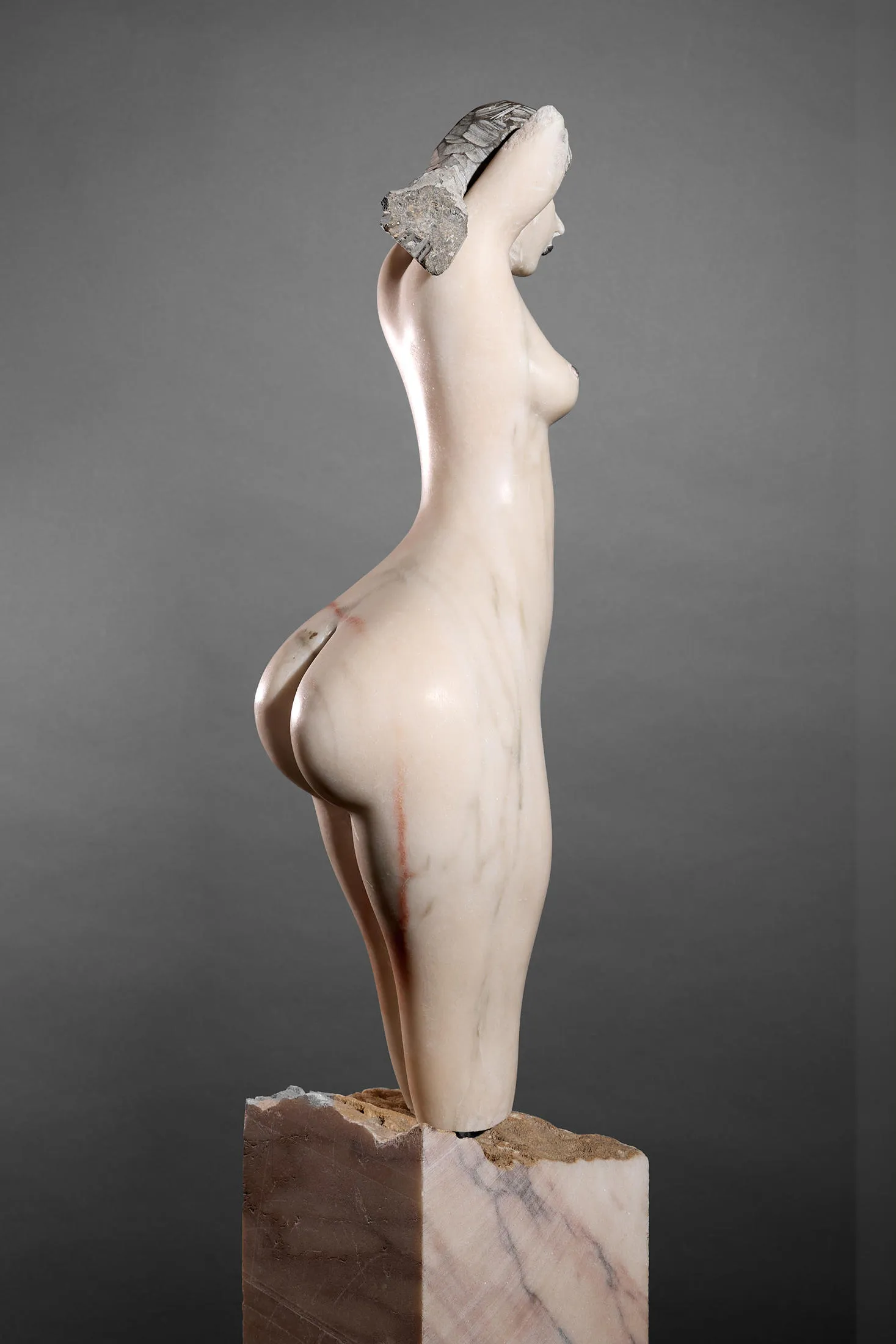Sem título (Figura feminina), João Cutileiro, Escultura em mármore