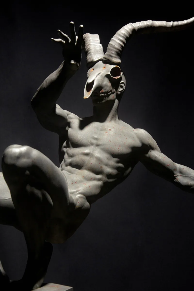 Homem com Máscara de Capra Pyrenaica Victoriae, Daniel Gamelas, 2021, Painted resin